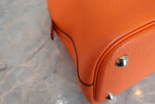 Load image into Gallery viewer, HERMES／BOLIDE 31 Clemence leather Orange □L Engraving Shoulder bag 600070164
