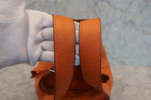 画像をギャラリービューアに読み込む, HERMES／エルメス ピコタンＭＭ トリヨンクレマンス オレンジ □I刻印 ハンドバッグ 800060068
