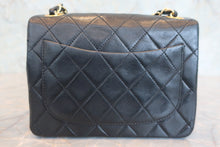Load image into Gallery viewer, CHANEL Mini Matelasse single flap chain shoulder bag Lambskin Black/Gold hadware Shoulder bag 800040109
