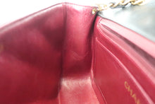 Load image into Gallery viewer, CHANEL Diana matelasse chain shoulder bag Lambskin Black/Gold hadware Shoulder bag 600040011
