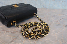 Load image into Gallery viewer, CHANEL Mini Matelasse single flap chain shoulder bag Lambskin Black/Gold hadware Shoulder bag 800040109
