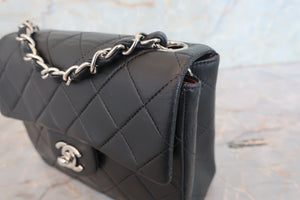CHANEL/シャネル ミニマトラッセシングルフラップチェーンショルダーバッグ ラムスキン ブラック/シルバー金具 ショルダーバッグ 700090024