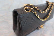 Load image into Gallery viewer, CHANEL Matelasse double flap double chain shoulder bag Lambskin Black/Gold hadware Shoulder bag 600050055
