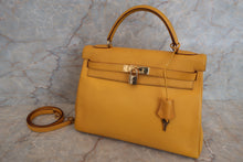 Load image into Gallery viewer, HERMES KELLY 32 Graine Couchevel leather Jaune 〇X Engraving Shoulder bag 500050082
