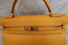 Load image into Gallery viewer, HERMES KELLY 32 Graine Couchevel leather Jaune 〇X Engraving Shoulder bag 500050082
