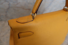 Load image into Gallery viewer, HERMES KELLY 32 Graine Couchevel leather Jaune 〇X Engraving Shoulder bag 500050082
