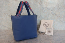 將圖片載入圖庫檢視器 HERMES／エルメス ピコタンロックＭＭ トレサージュ ヴォーエプソン ブルーブライトン/カプシーヌ/ブルーサフィール C刻印 ハンドバッグ 800090067
