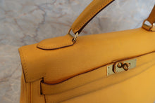 将图片加载到图库查看器，HERMES KELLY 32 Graine Couchevel leather Jaune 〇X刻印 Shoulder bag 500050082
