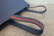 將圖片載入圖庫檢視器 HERMES／エルメス ピコタンロックＭＭ トレサージュ ヴォーエプソン ブルーブライトン/カプシーヌ/ブルーサフィール C刻印 ハンドバッグ 800090067
