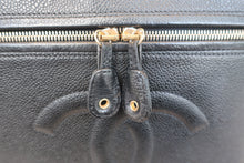 画像をギャラリービューアに読み込む, CHANEL/シャネル ココマーク2WAYバニティ キャビアスキン ブラック/ゴールド金具 バニティ 700110064
