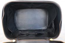 画像をギャラリービューアに読み込む, CHANEL/シャネル ココマーク2WAYバニティ キャビアスキン ブラック/ゴールド金具 バニティ 700110064
