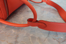 Load image into Gallery viewer, HERMES LINDY 26 Clemence leather Orange poppy C Engraving Shoulder bag 800090076
