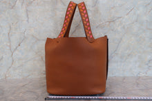 画像をギャラリービューアに読み込む, HERMES／エルメス ピコタンロックＭＭトレサージュ ヴォーエプソン ゴールド/ローズアザレ/オレンジ D刻印 ハンドバッグ 700110088
