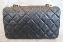 将图片加载到图库查看器，CHANEL/香奈儿 迷你CF 链条包 羊皮 Black/Gold hadware(黑色/金色金属) 肩背包 700070275
