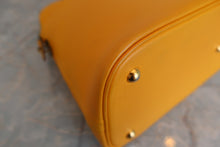 Load image into Gallery viewer, HERMES BOLIDE 35  Graine Couchevel leather Jaune 〇S Engraving Shoulder bag 600070195
