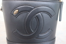 Load image into Gallery viewer, CHANEL CC mark vanity Lambskin Black/Gold hadware Vanity 700120164
