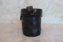 Load image into Gallery viewer, CHANEL Matelasse fringe shoulder bag Lambskin Black/Gold hadware Shoulder bag 700120194
