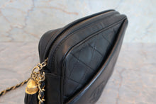 将图片加载到图库查看器，CHANEL/香奈儿 CF 流苏 链条 肩背包 羊皮 Black/Gold hadware(黑色/金色金属) 肩背包 700070252
