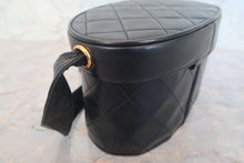 Load image into Gallery viewer, CHANEL Matelasse fringe shoulder bag Lambskin Black/Gold hadware Shoulder bag 700120194
