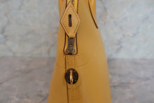 Load image into Gallery viewer, HERMES／BOLIDE 31 Graine Couchevel leather Jaune □F Engraving Shoulder bag 600070188
