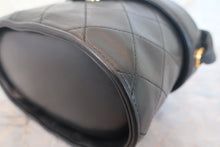 Load image into Gallery viewer, CHANEL Matelasse fringe shoulder bag Lambskin Black/Gold hadware Shoulder bag 700120194
