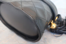 Load image into Gallery viewer, CHANEL Matelasse fringe shoulder bag Lambskin Black/Gold hadware Shoulder bag 700120194
