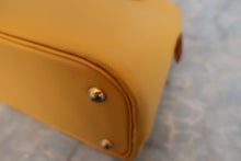 Load image into Gallery viewer, HERMES／BOLIDE 31 Graine Couchevel leather Jaune □F Engraving Shoulder bag 600070188
