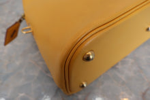 Load image into Gallery viewer, HERMES／BOLIDE 31 Graine Couchevel leather Jaune □F Engraving Shoulder bag 600070188
