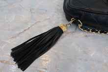 将图片加载到图库查看器，CHANEL/香奈儿 CF 流苏 链条 肩背包 羊皮 Black/Gold hadware(黑色/金色金属) 肩背包 700070252
