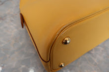 将图片加载到图库查看器，HERMES／BOLIDE 31 Graine Couchevel leather Jaune □F刻印 Shoulder bag 600070188
