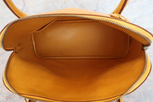 Load image into Gallery viewer, HERMES／BOLIDE 31 Graine Couchevel leather Jaune □F Engraving Shoulder bag 600070188
