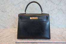 画像をギャラリービューアに読み込む, HERMES／エルメス ケリー28 ボックスカーフ ブラック ハンドバッグ 800070155
