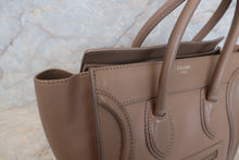 Load image into Gallery viewer, CELINE LUGGAGE MICRO SHOPPER Leather Beige Tote bag 500030139
