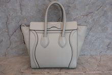Load image into Gallery viewer, CELINE LUGGAGE MICRO SHOPPER Leather Lite green Tote bag 500010117
