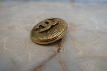 Load image into Gallery viewer, CHANEL CC mark brooch Gold plate Gold Brooch 400050037
