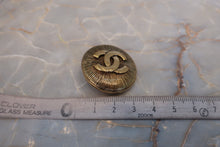 Load image into Gallery viewer, CHANEL CC mark brooch Gold plate Gold Brooch 400050039
