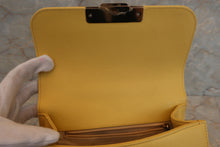 将图片加载到图库查看器，CHANEL/香奈儿 CF 2WAY Logo bag 羊皮 Yellow (黄色) 肩背包 400050069
