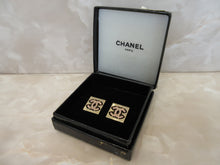 Load image into Gallery viewer, ＣＨＡＮＥＬ CC mark Rhinestone Earring  Gold plated  Gold  Earring  300010170
