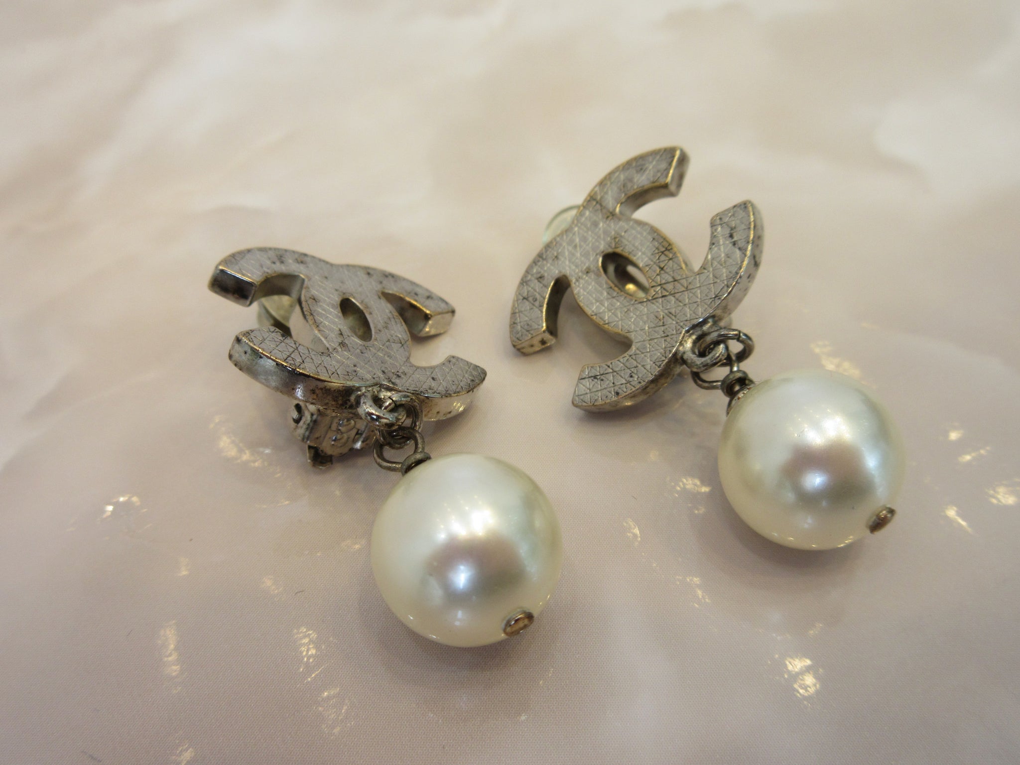ＣＨＡＮＥＬ CC mark Pearl Earring Silver plated Silver Earring 30010032 –  BRANDSHOP-RESHINE