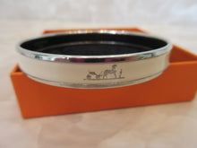 Load image into Gallery viewer, HERMES Emaille Bangle  Silver plated  White/Silver   D Engraving   Bracelet   300010066
