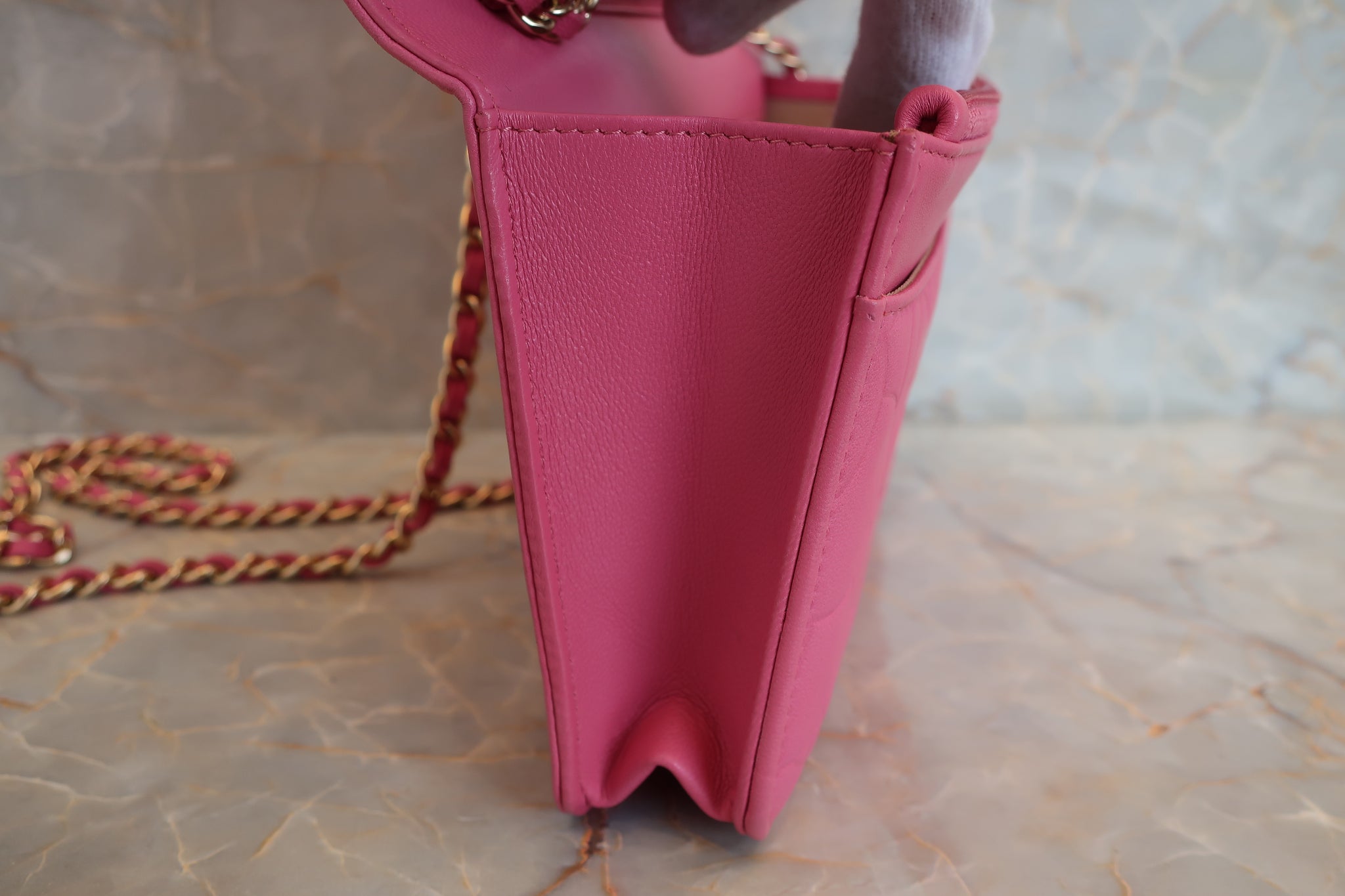 CHANEL Camelia Chain wallet Lambskin Pink/Gold hadware Shoulder bag 40 –  BRANDSHOP-RESHINE
