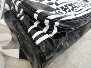 CHANEL/香奈儿 LA PAUSA Logo back pack 塑胶 Black/White/Silver hadware(黑色/白色/银色金属) 背包 400010161