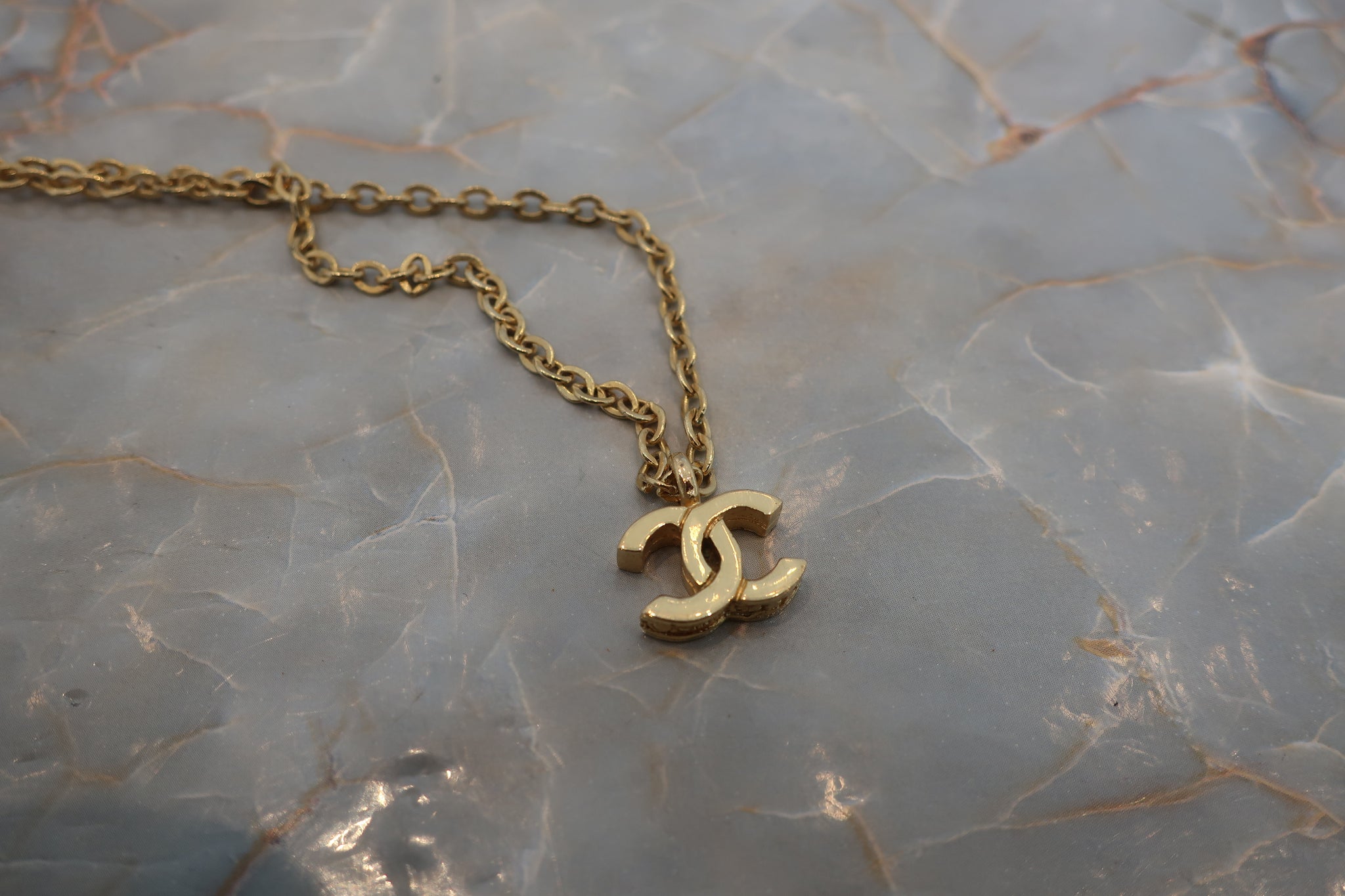 Vintage Chanel Gold Plated Gripoix Loupe Cocomark Necklace
