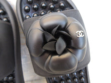 Load image into Gallery viewer, CHANEL/Camelia sandal Rubber Black/Gold hadware Shoes 400010168
