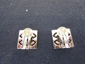 CHANEL CC mark Rhinestone earring  Gold  Gold plate 300040004