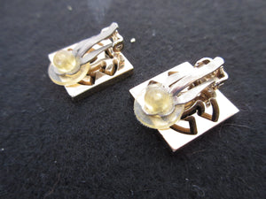 CHANEL CC mark Rhinestone earring  Gold  Gold plate 300040004