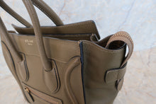 Load image into Gallery viewer, CELINE LUGGAGE MICRO SHOPPER Leather Khaki Tote bag 400110026
