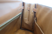 Load image into Gallery viewer, HERMES KELLY 32 Box carf leather Natural 〇P Engraving Hand bag 400070004
