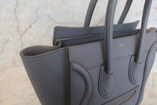 Load image into Gallery viewer, CELINE LUGGAGE MICRO SHOPPER Leather Kohl Tote bag 400120181
