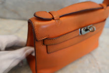 将图片加载到图库查看器，HERMES Pochette Kelly Mini Swift leather Orange □L刻印 Hand bag 400060126
